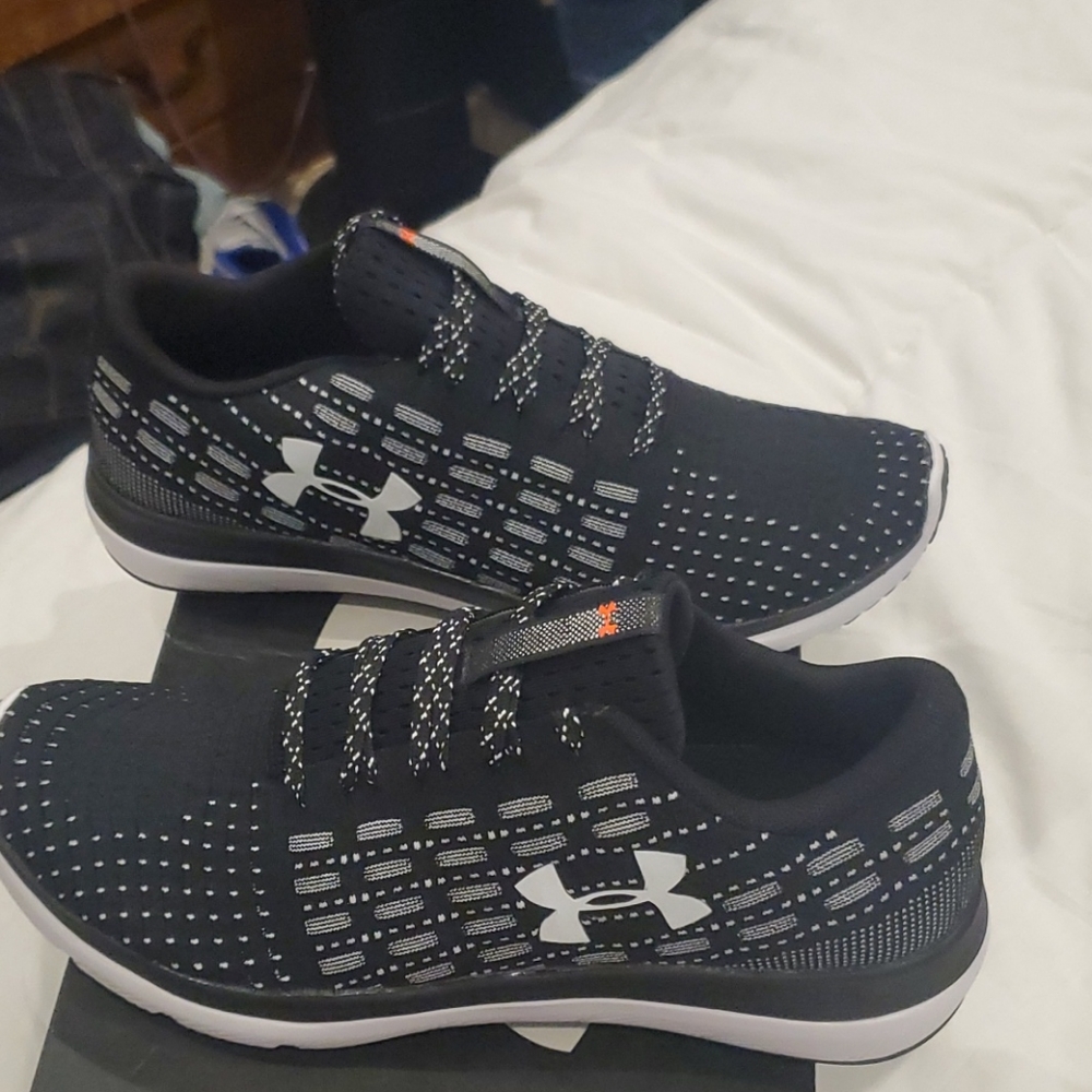 Under armour running shoes size 9